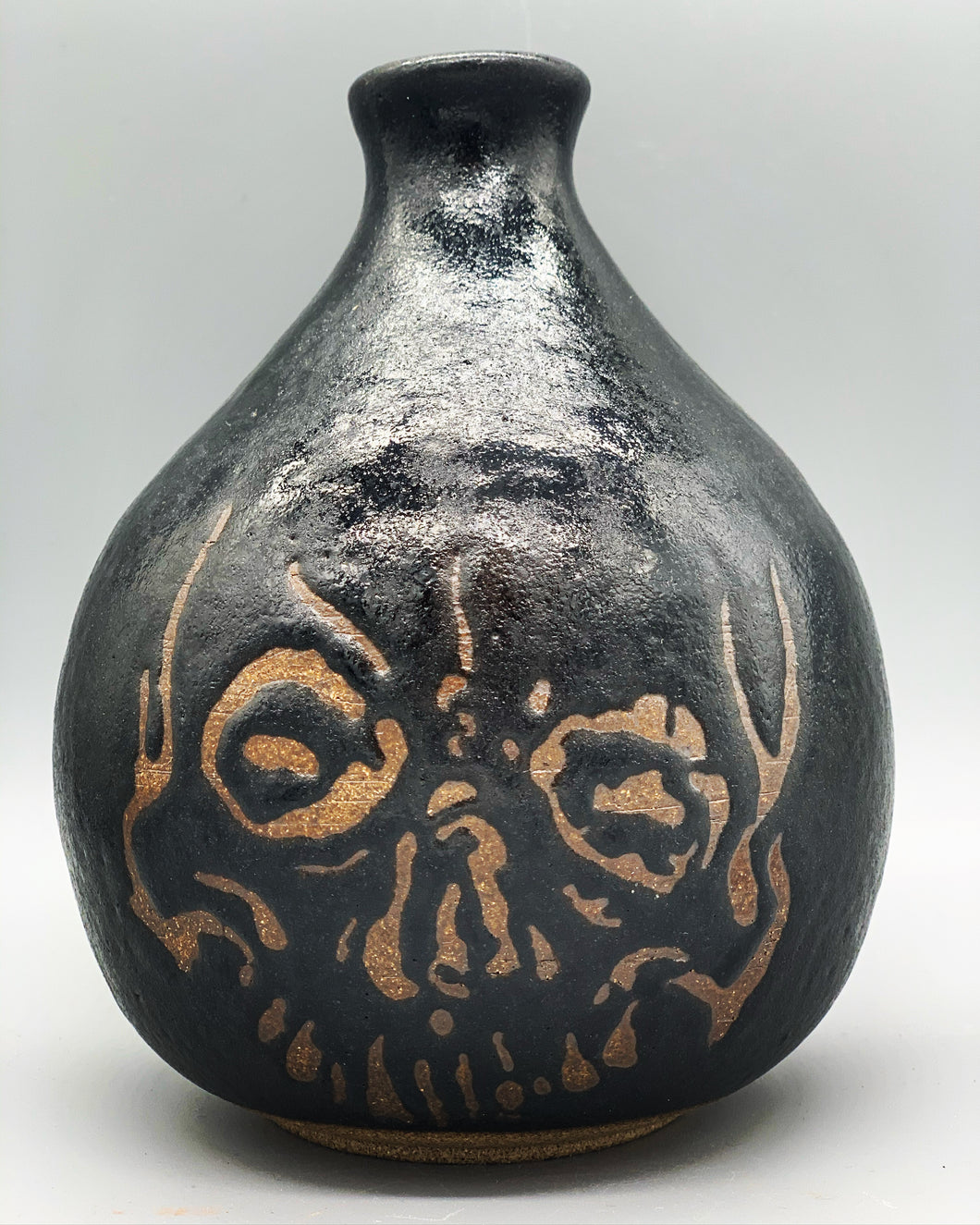 Skull resist vase